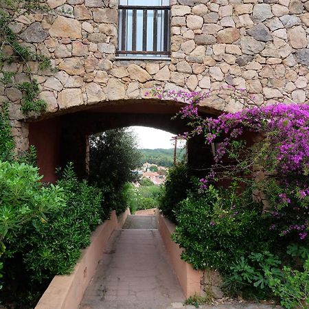 Calarossa Sardinia Apartments Isola Rossa Exteriör bild