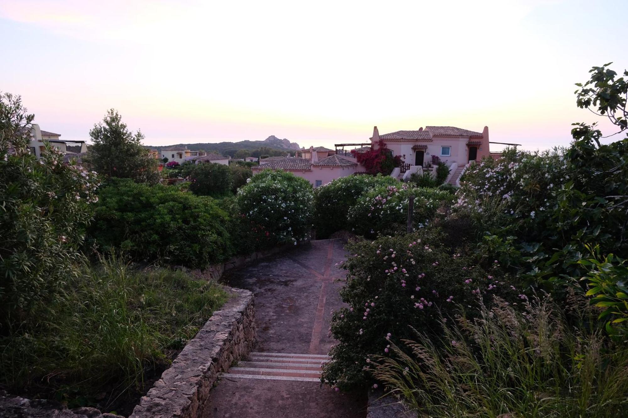 Calarossa Sardinia Apartments Isola Rossa Exteriör bild