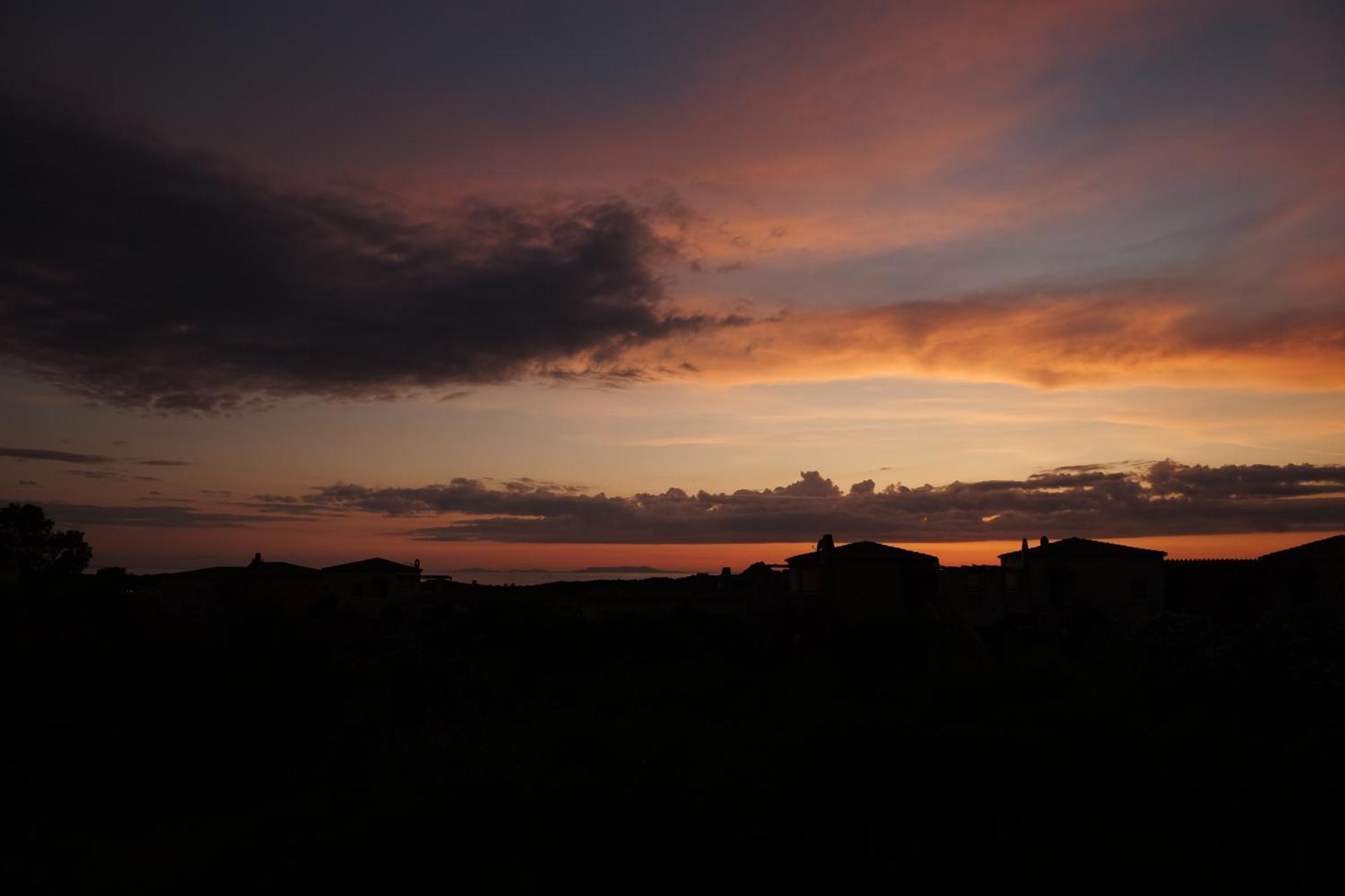 Calarossa Sardinia Apartments Isola Rossa Exteriör bild