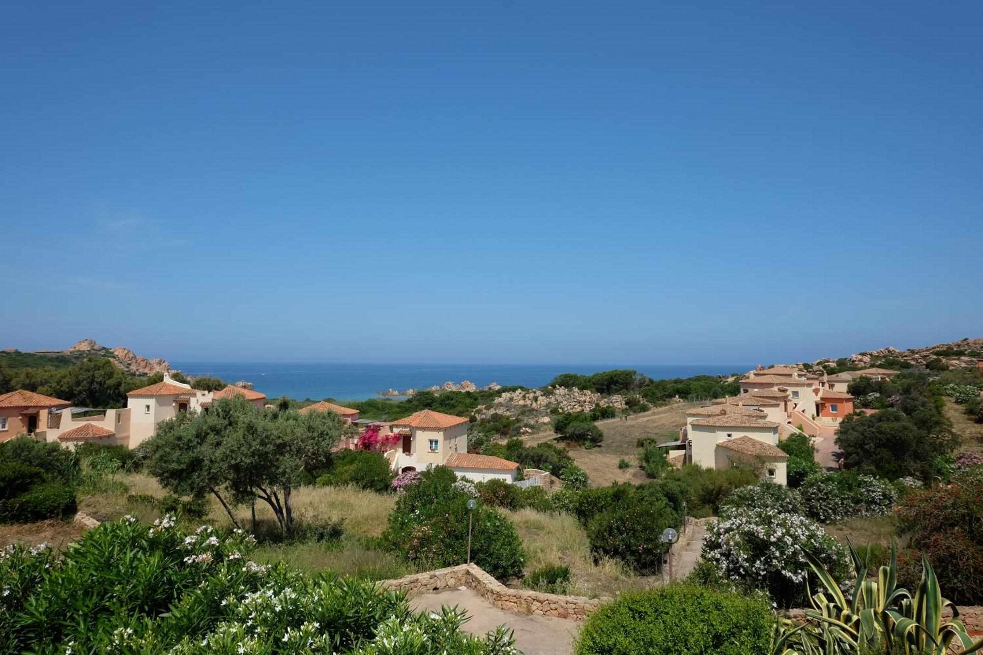 Calarossa Sardinia Apartments Isola Rossa Exteriör bild