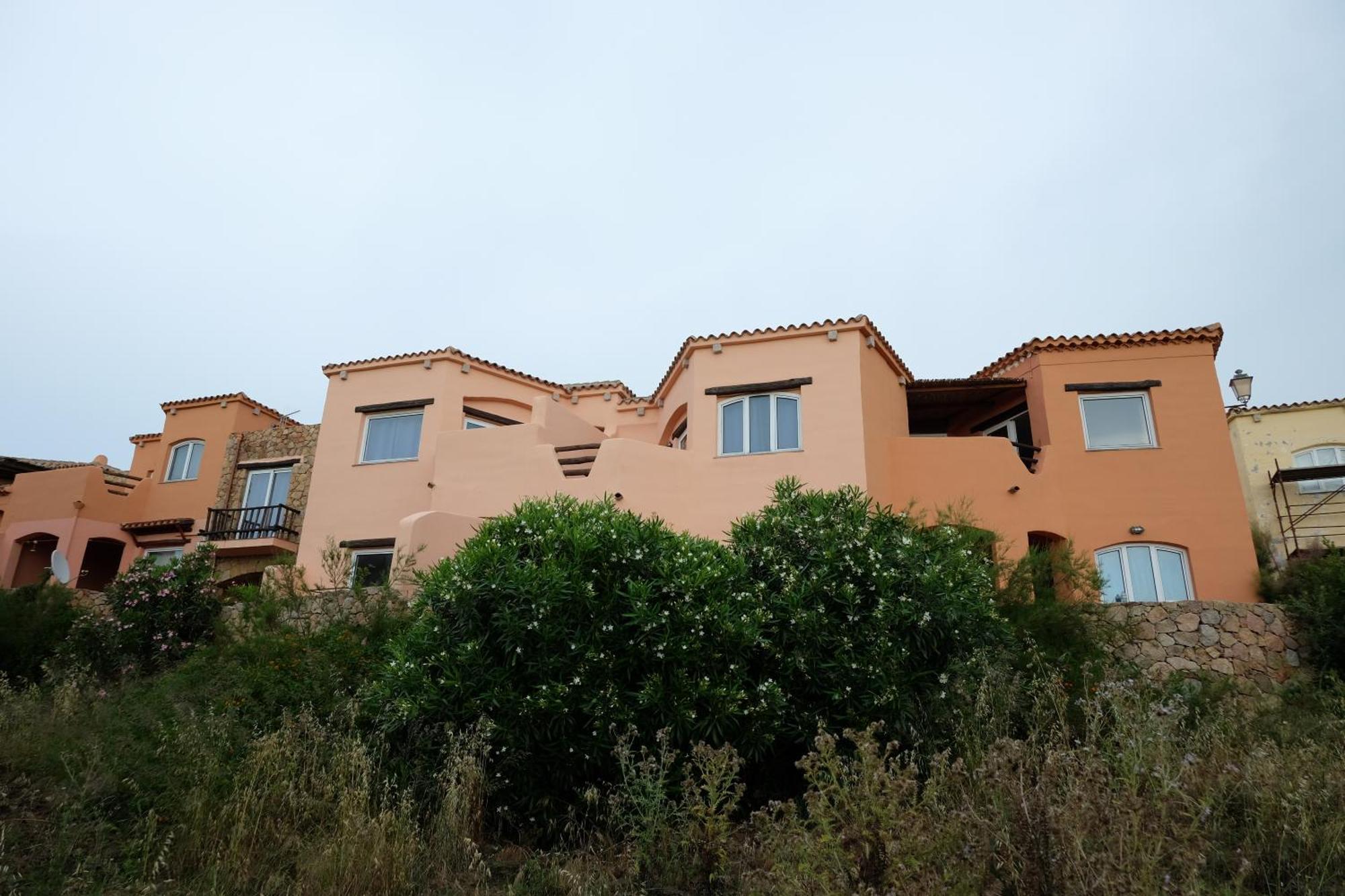 Calarossa Sardinia Apartments Isola Rossa Exteriör bild